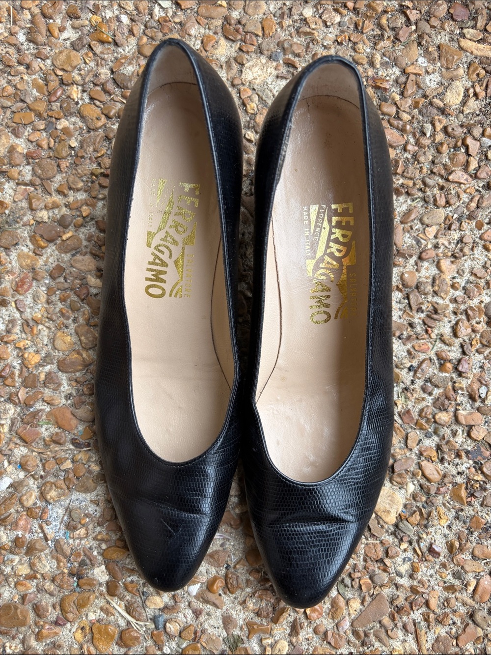 Salvatore Ferragamo Black Lizard-Textured Leather Pumps